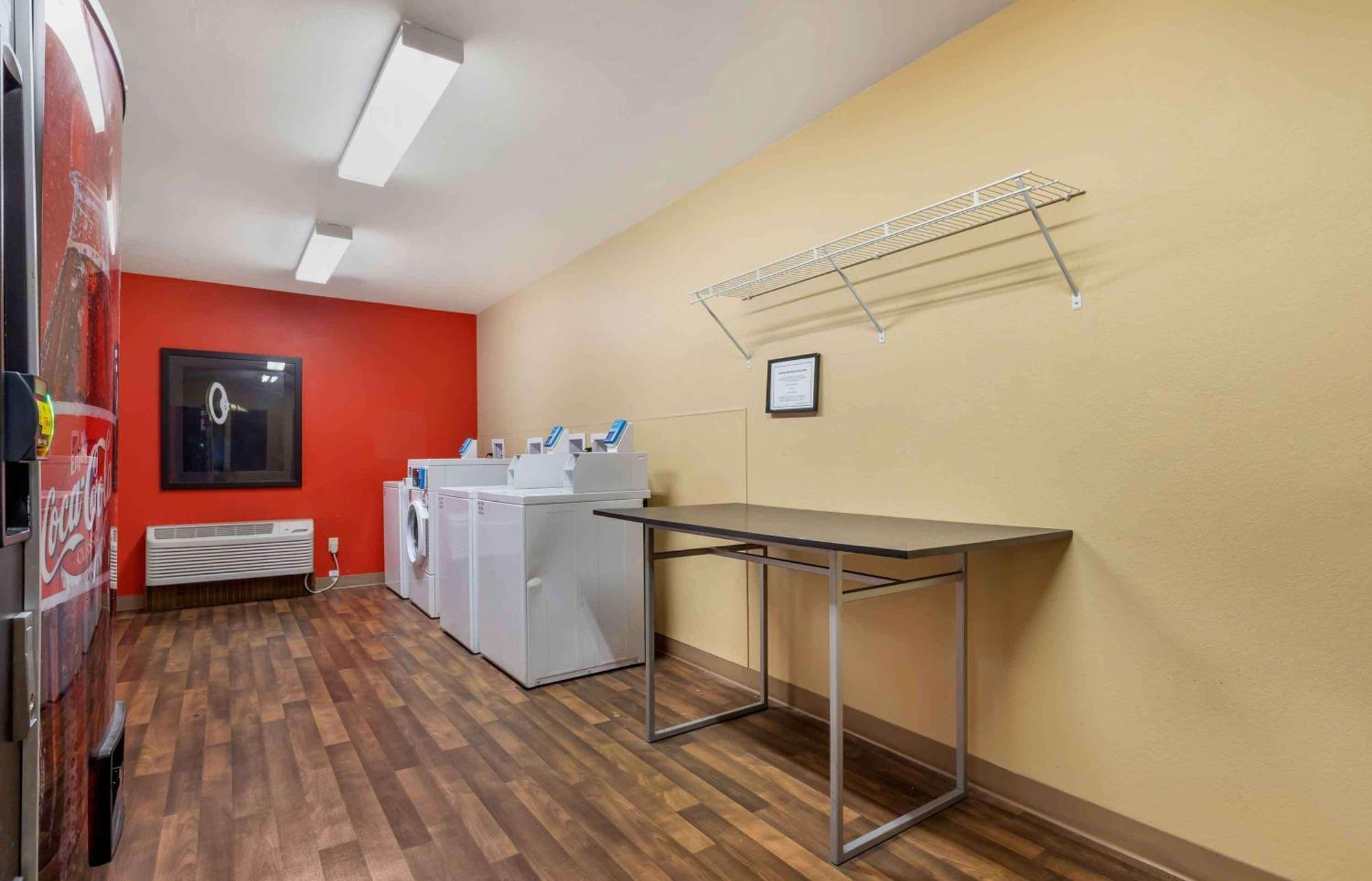 Extended Stay America Select Suites - Fayetteville - Спрингдейл Екстериор снимка